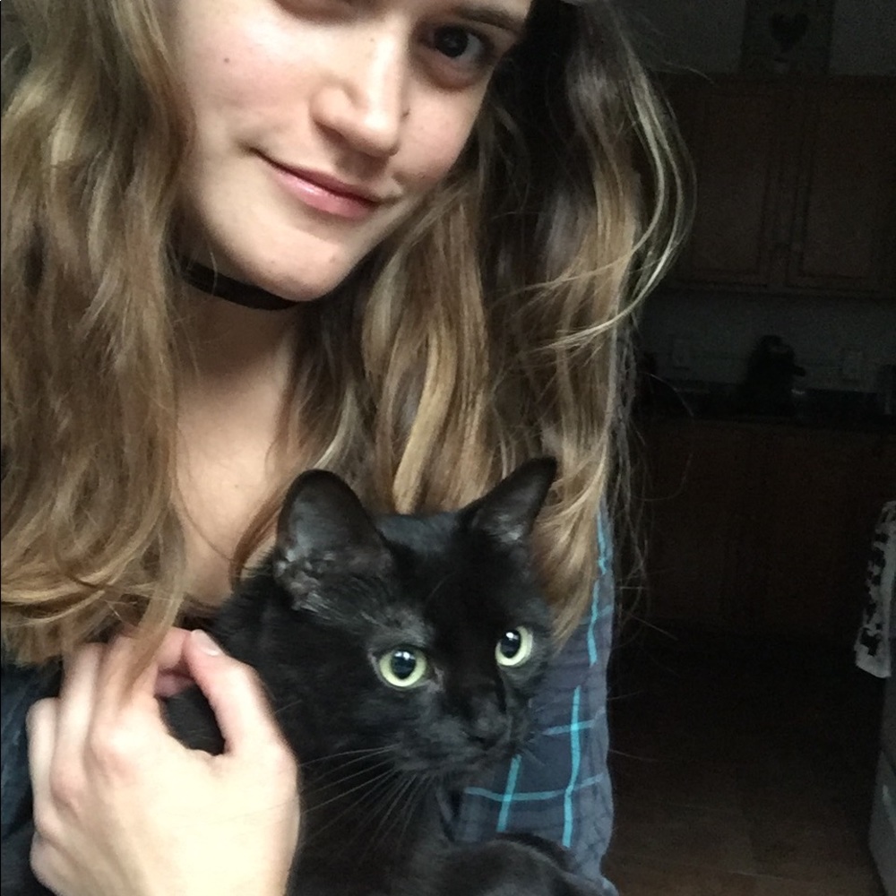 Meet your Posher, Nicole